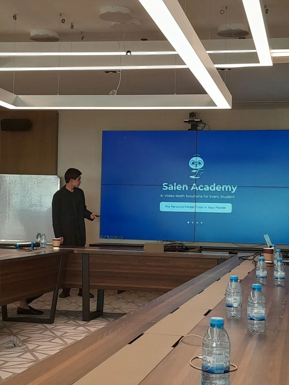 Presenting Salen Academy at Taqdimot O‘zbekiston, October 2025